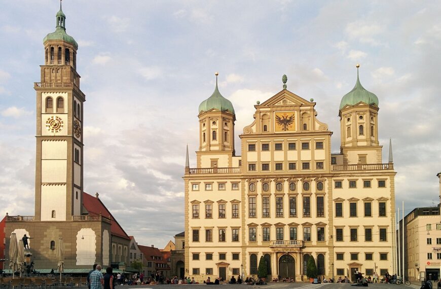augsburg, town hall square, pearl tower-1041733.jpg